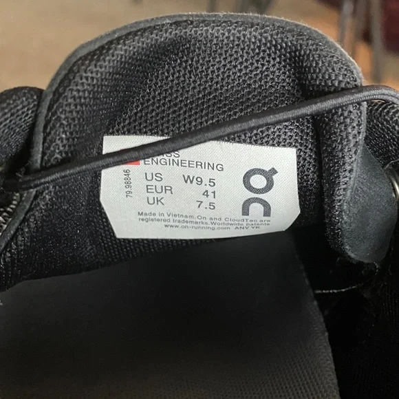 🔥🔥ON CLOUD 5 Women's Black and White Athletic Shoes size 9.5🔥🔥🔥 - Picture 9 of 9